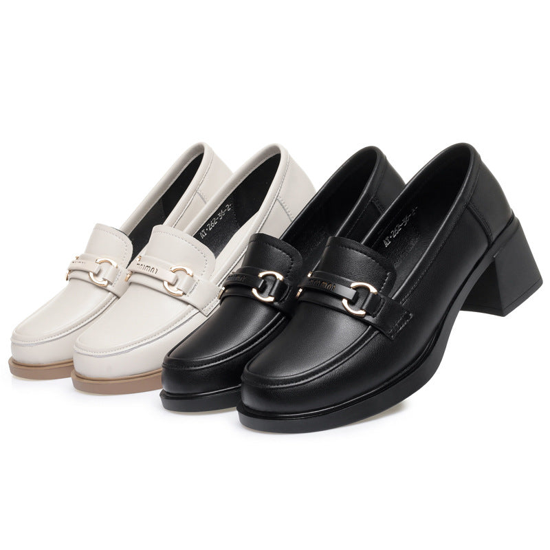 Damen Elegante Mokassins mit robustem Blockabsatz und modischem Kettendetail EB