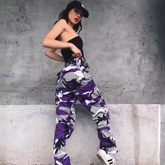 Damen Cargohose im modernen Camouflage-Design mit praktischen Taschen und elastischem Bund EB