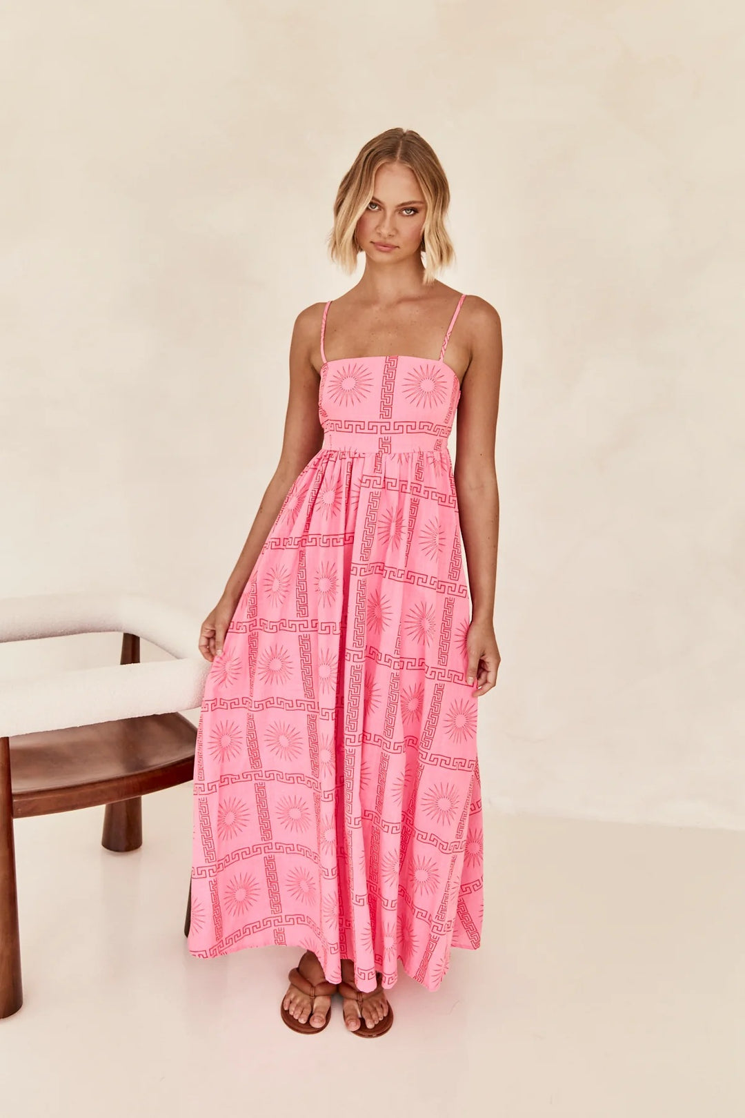 Damen Maxikleid mit gesmoktem Oberteil und verspieltem Grafikdesign EB