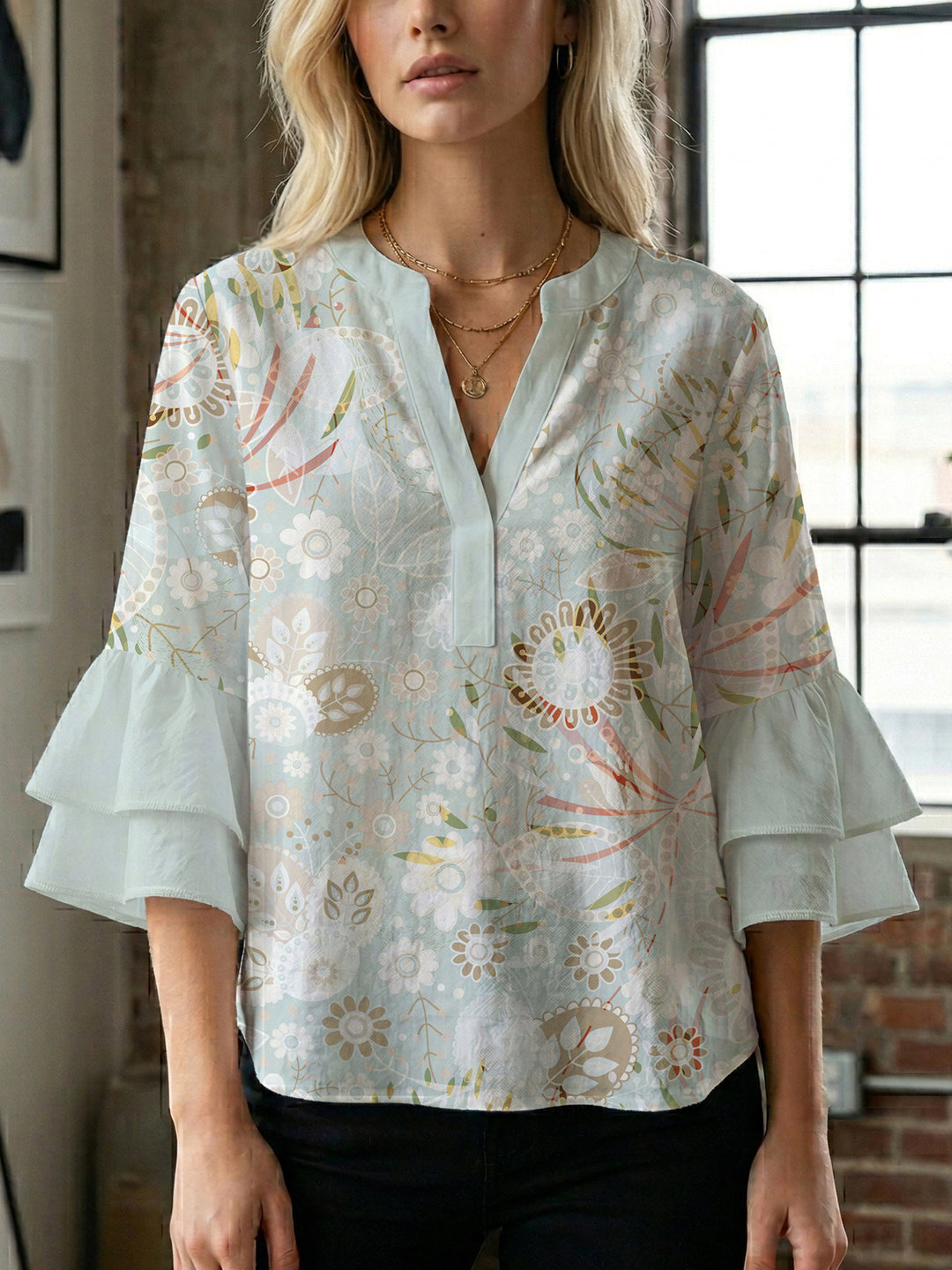 Damen Blusenshirt mit voluminösen Ärmeln und floralem Muster EB