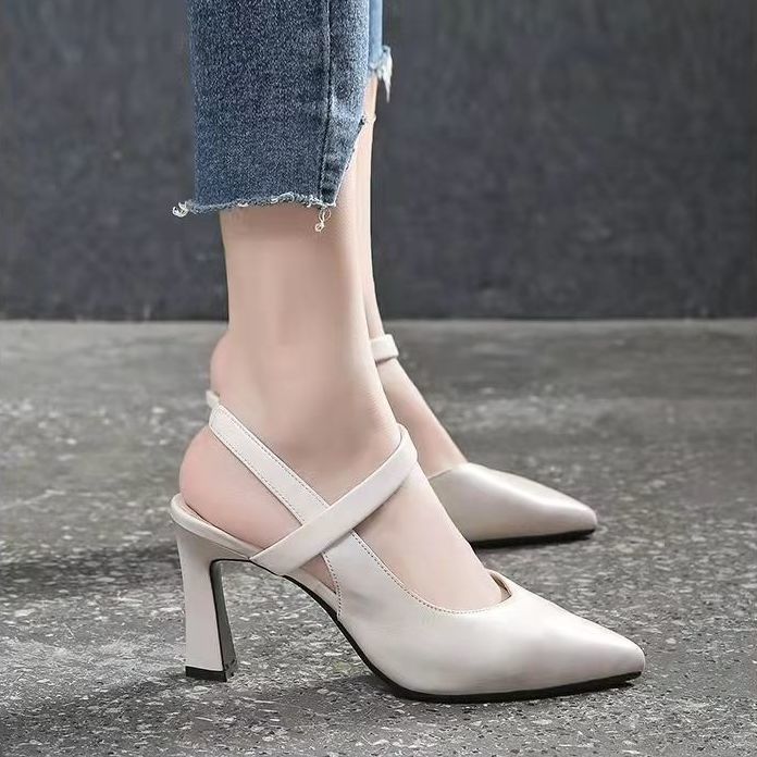 Damen Slingback-Pumps mit eleganter Spitze und modernem Blockabsatz EB