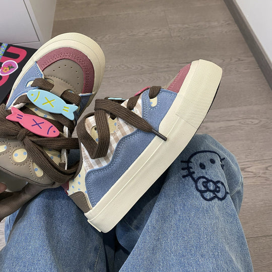 Damen Sneakers mit buntem Muster und verspielten Applikationen EB