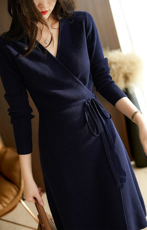 Damen柔晰 Strickkleid im Wickelstil mit taillierbarem Gürtel EB