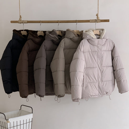 Damen Modische Pufferjacke mit abnehmbarem Kunstfellkragen und praktischen Taschen EB