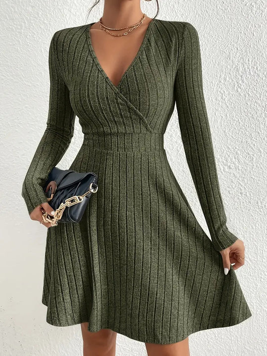 Damen Wickelkleid mit langen Ärmeln und gerippter Textur EB