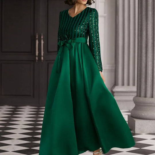 Damen Glamouröses Maxikleid mit Paillettenakzenten und schimmerndem Rock EB