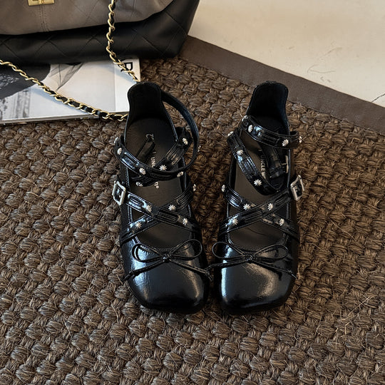 Damen elegante Ballerinas mit modischem Riemchen und dekorativen Blumen-Details EB