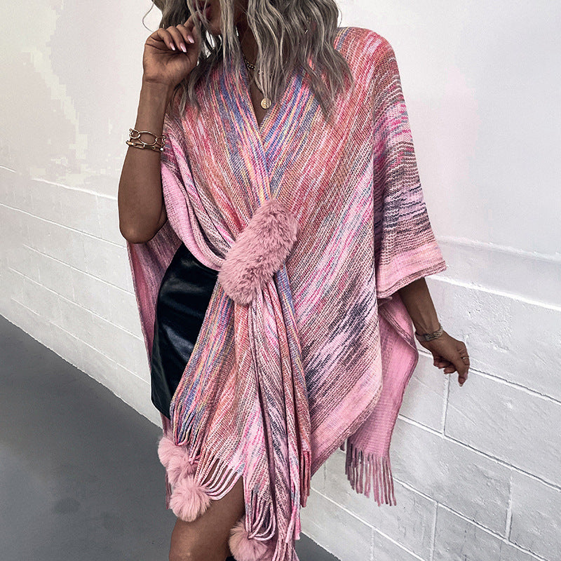 Damen modischer Poncho mit luxuriösem Kunstfellbesatz und kreativen Fransen EB