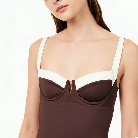 Damen Badeanzug mit eleganten Unterbrustnähten EB