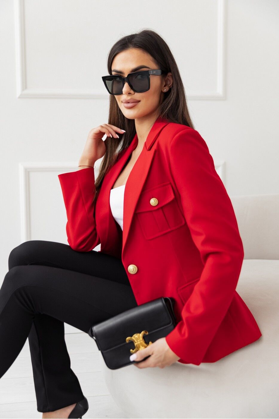 Damen Modischer Blazer mit aufgestickten Taschen und eleganter Knopfleiste EB