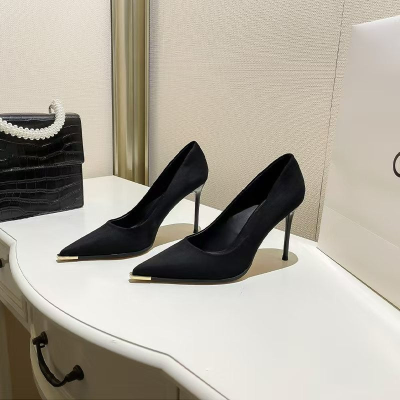 Damen schicke Stiletto-Pumps aus samtigem Obermaterial mit metallischen Akzenten EB