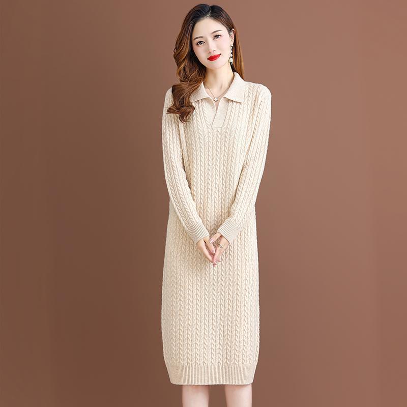 Damen Strickkleid mit klassischem Polokragen und feinem Zopfmuster EB