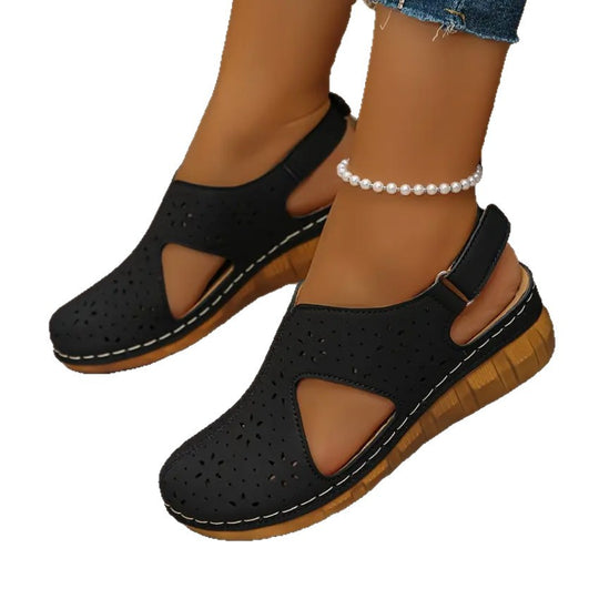 Damen Bequeme Clogs mit durchbrochenem Design und anatomischem Fußbett EB