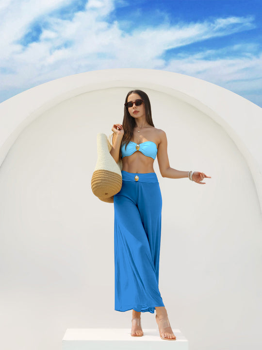 Damen Bandeau-Bikini mit elegantem Wickelrock und modischem Schmuckdetail EB
