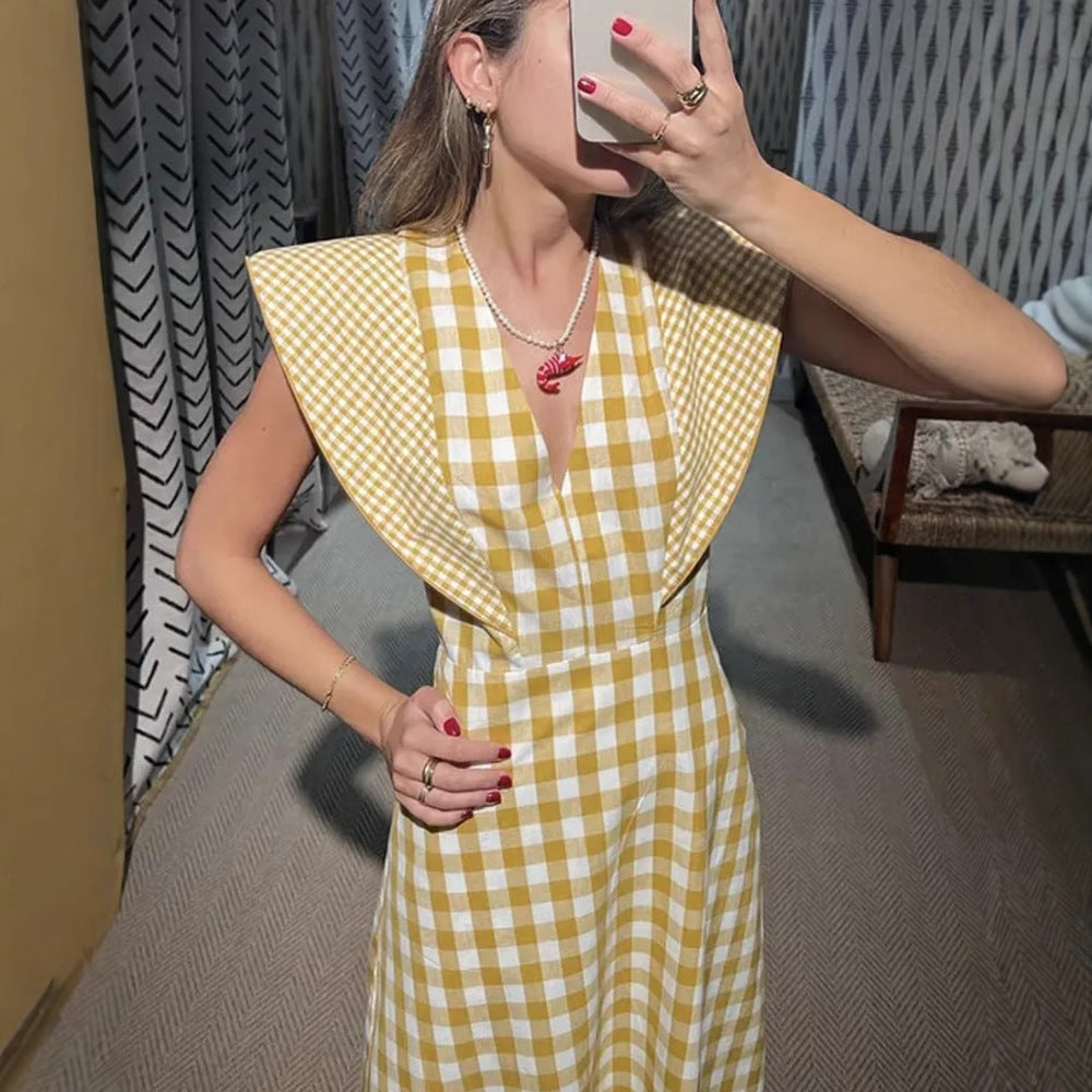 Damen Maxikleid mit V-Ausschnitt und modernen Rüschendetails EB