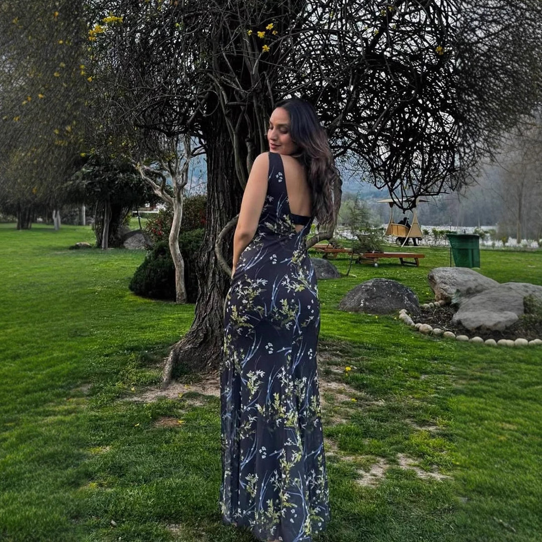 Damen Maxikleid mit floralen Akzenten und elegantem V-Ausschnitt EB