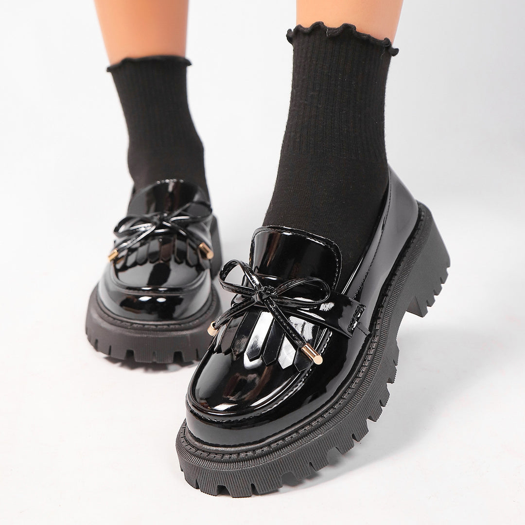Damen  Lackoptik Loafer mit Quastenfransen Zierschleife und robuster Traktorsohle EB