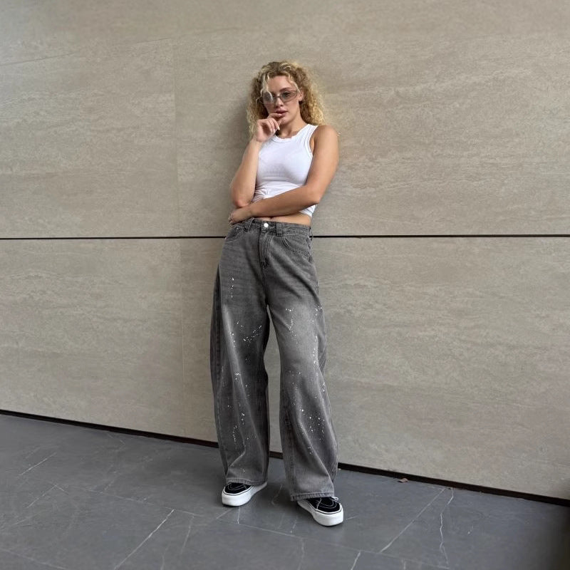 Damen Weite High-Waist Jeans mit kreativen Farbklecksen EB