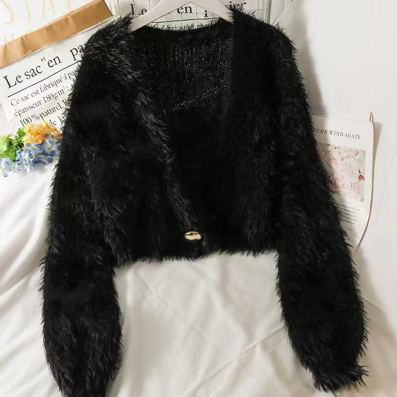 Damen Flauschige Kurzstrickjacke mit V-Ausschnitt und Knopfdetail EB