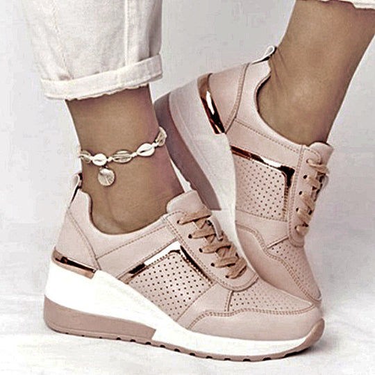 Damen Sportliche Sneakers mit luftiger Perforation und komfortabler Dämpfung EB