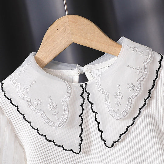 Mädchen modische Bluse mit eleganten Tüllärmeln und kunstvoller Spitzenverzierung EB