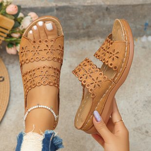 Damen elegante und luftige Sandalen mit floralem Riemendesign EB