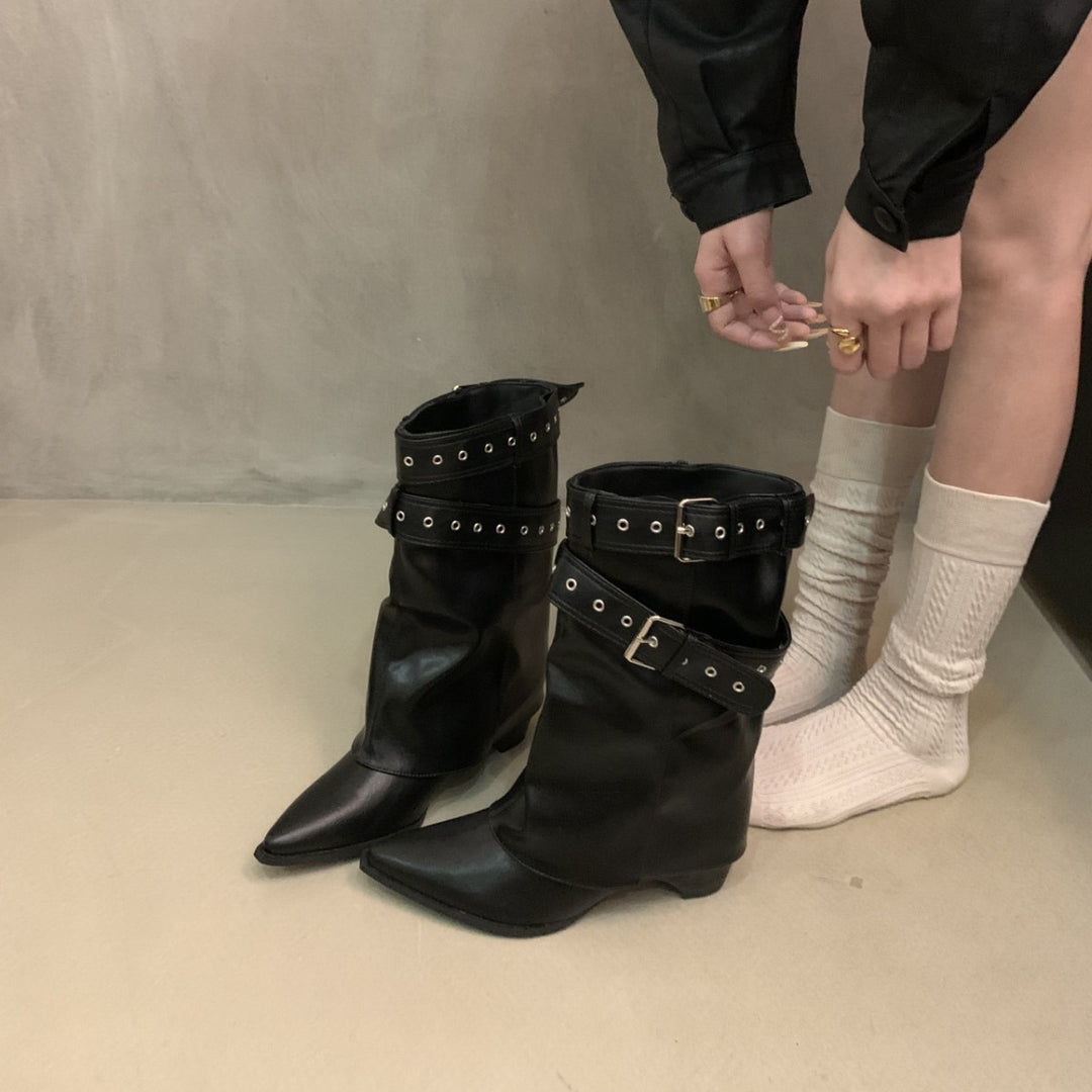 Damen Stiefel mit modischer Schnallenverzierung und schickem Cut-Out EB