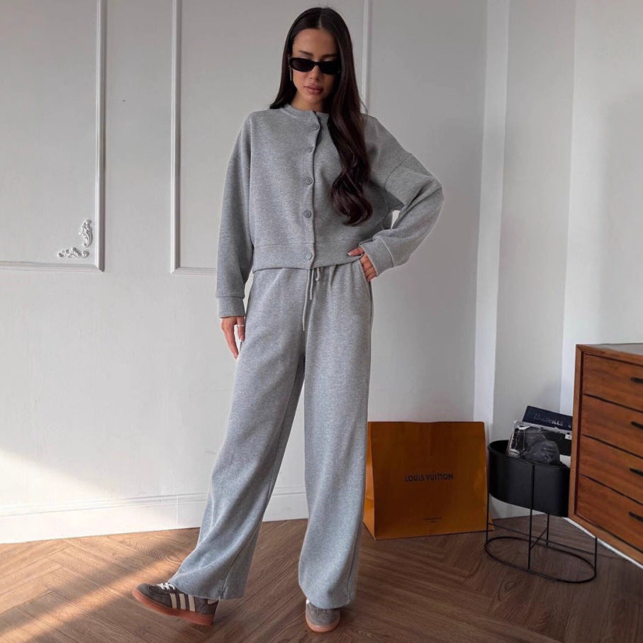 Damen geknöpftes Cropped-Lounge-Set mit Oversize-Cardigan und hochtaillierter Wide-Leg Jogginghose Eichborn Berlin