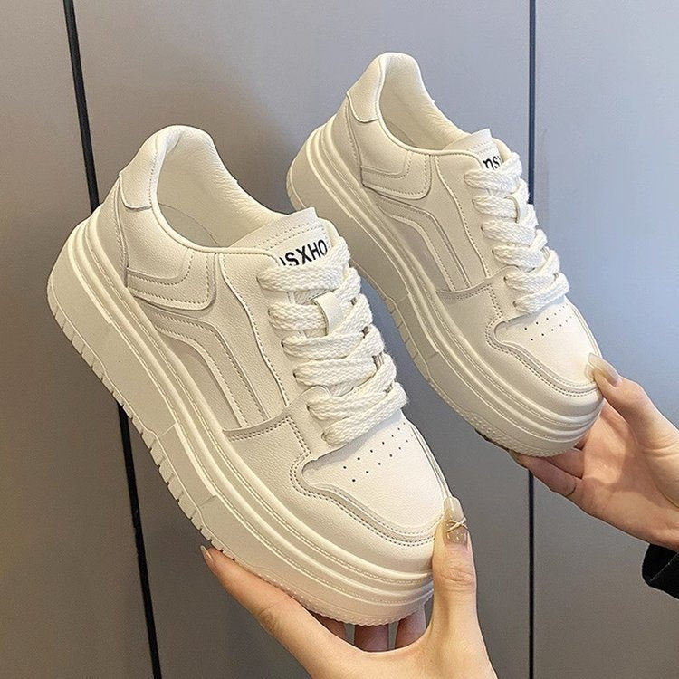 Damen Plateau-Sneaker mit stylischem Kontrastdetails und komfortabler Dämpfung EB