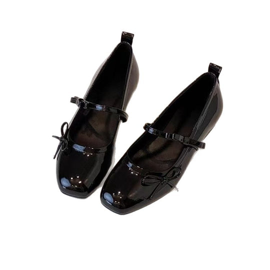 Damen Ballerinas mit elegantem Riemenverschluss und glänzender Oberfläche EB