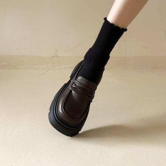 Damen Modische Loafers mit glänzender Oberfläche und robustem Plateau EB