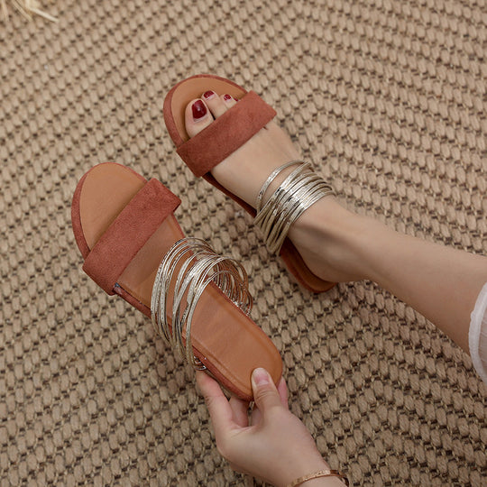 Damen Elegante Riemensandalen mit trendigem Metallakzent und komfortabler Fußbettung EB