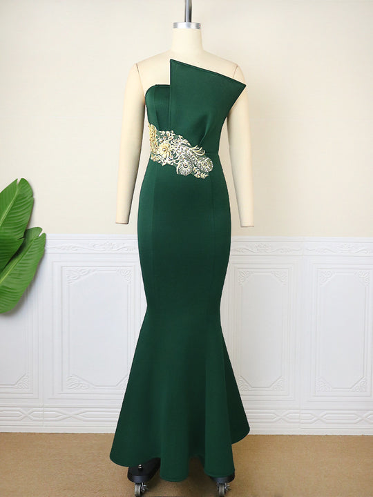 Damen Elegantes asymmetrisches Abendkleid mit floralen Verzierungen EB