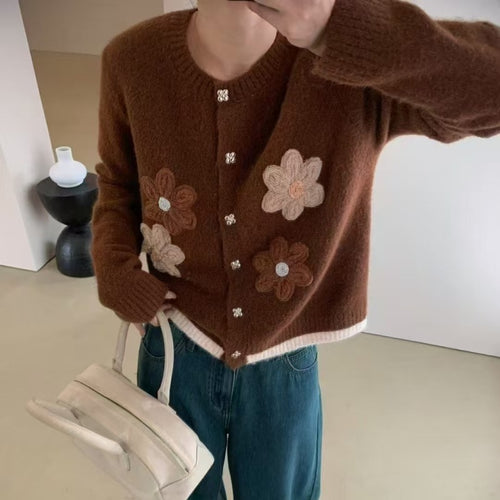Damen Strickjacke mit floralen Applikationen und Knopfdetails EB
