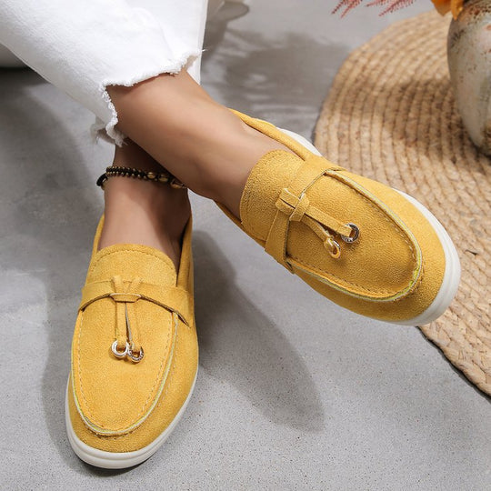 Damen Slipper-Loafer aus Velourslederoptik mit dekorativem Knotenriemen und leicht profilierter Gummisohle EB