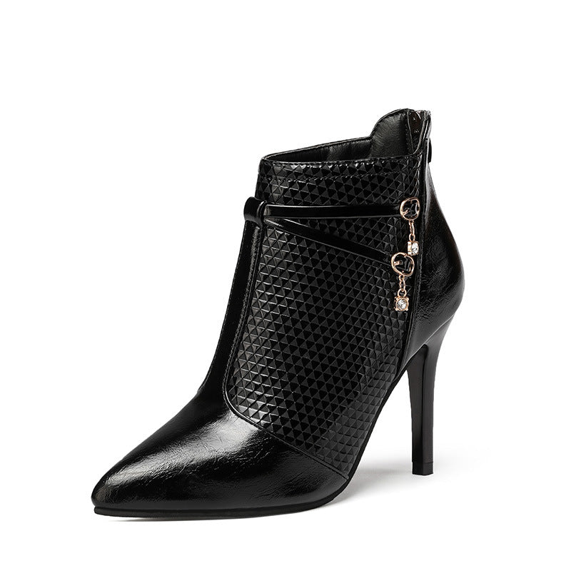 Damen elegante Ankle Boots mit strukturiertem Obermaterial und modischem Schmuckdetail EB