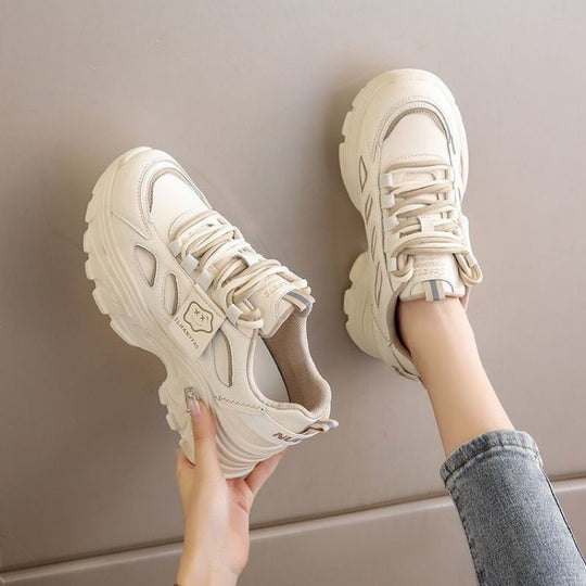 Damen Sportliche Chunky Sneakers mit ergonomischer Dämpfung und atemberaubender Oberflächenstruktur EB