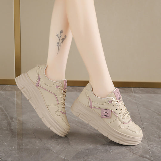 Damen Plattform Sneakers mit auffälligem Design und gepolsterter Sohle EB