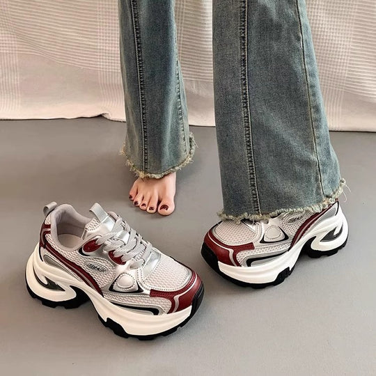 Damen High-Performance Sneakers mit dicker Sohle und reflektierenden Details EB