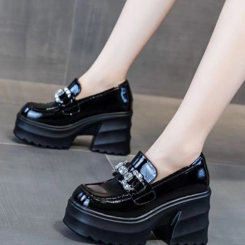 Damen Modische Plateau-Schuhe mit elegantem Kettenakzent EB