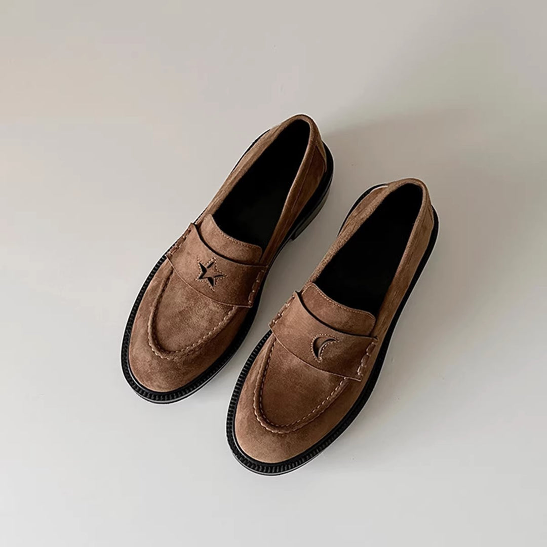 Damen Loafers aus hochwertigem Leder mit modischem Sternen-Detail und bequemer Sohle EB