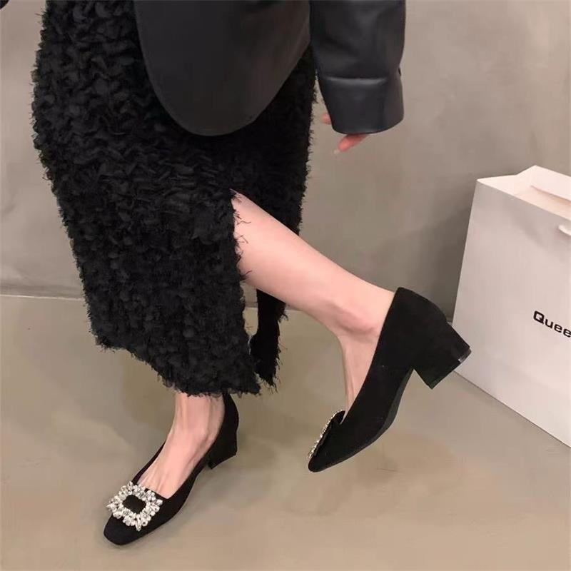 Damen elegante Pumps mit funkelnden Schmuckakzenten EB