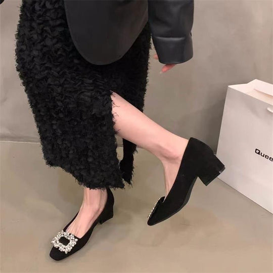 Damen elegante Pumps mit funkelnden Schmuckakzenten EB