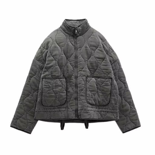 Herren nan gesteppte Übergangsjacke mit Stehkragen, zwei aufgesetzten Rundtaschen und Kordelzugsaum EB