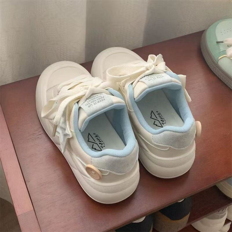 Damen Sneakers im sportlich-eleganten Design mit dekorativem Knopf und gepolsterter Innensohle EB
