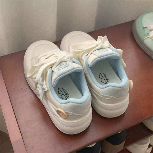 Damen Sneakers im sportlich-eleganten Design mit dekorativem Knopf und gepolsterter Innensohle EB
