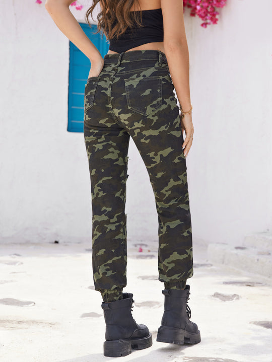 Damen Cargo Jeans im trendigen Camouflage-Design mit Ripped-Details EB