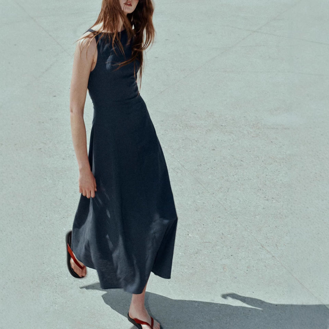 Damen Skaterkleid mit hohem Halsausschnitt und seitlichen Schlitzen EB