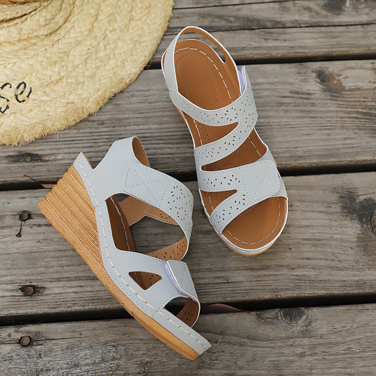 Damen Wedge-Sandaletten mit verzierten Riemen EB