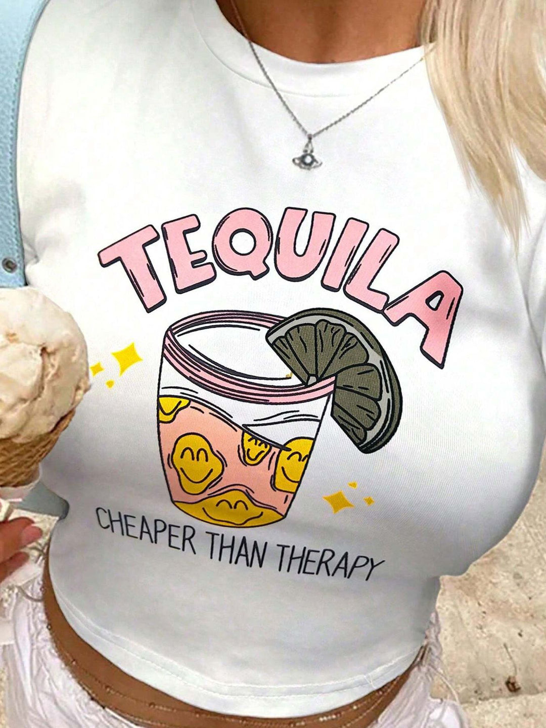 Damen Crop-Top mit kreativem Grafikdesign und modernem Schriftzug EB